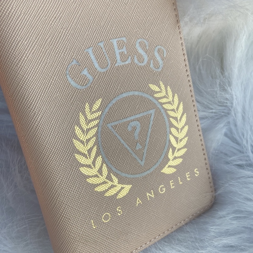 New GUESS Logo Passport Case - Picture 3 of 5